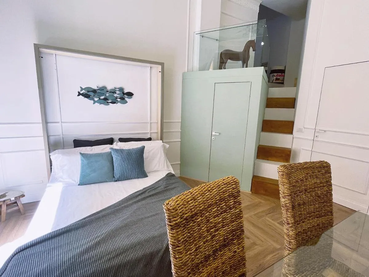 Happy Family Apartments Cairoli Studio Genoa